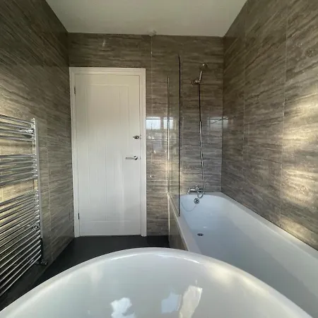 Spacious And Modern In Woodhouse - Sleeps 10 Holiday home