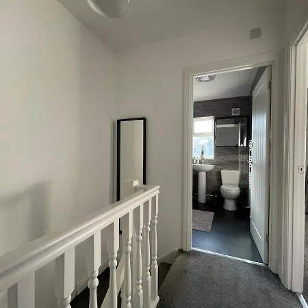 Spacious And Modern In Woodhouse - Sleeps 10 Vakantiehuis *