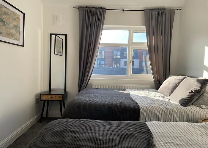 Spacious And Modern In Woodhouse - Sleeps 10 * Leeds (West Yorkshire)