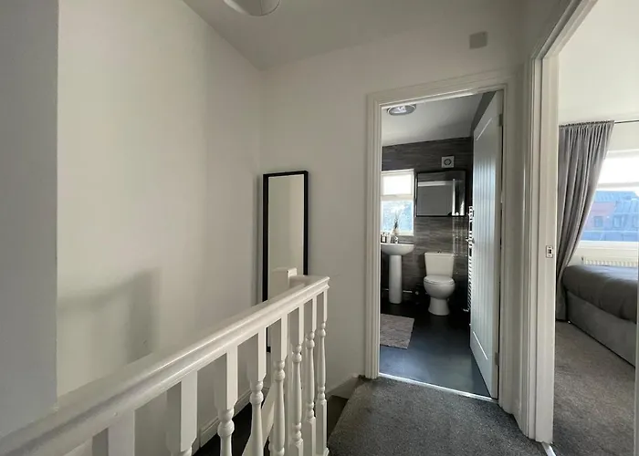 Spacious And Modern In Woodhouse - Sleeps 10 Casa de Férias *